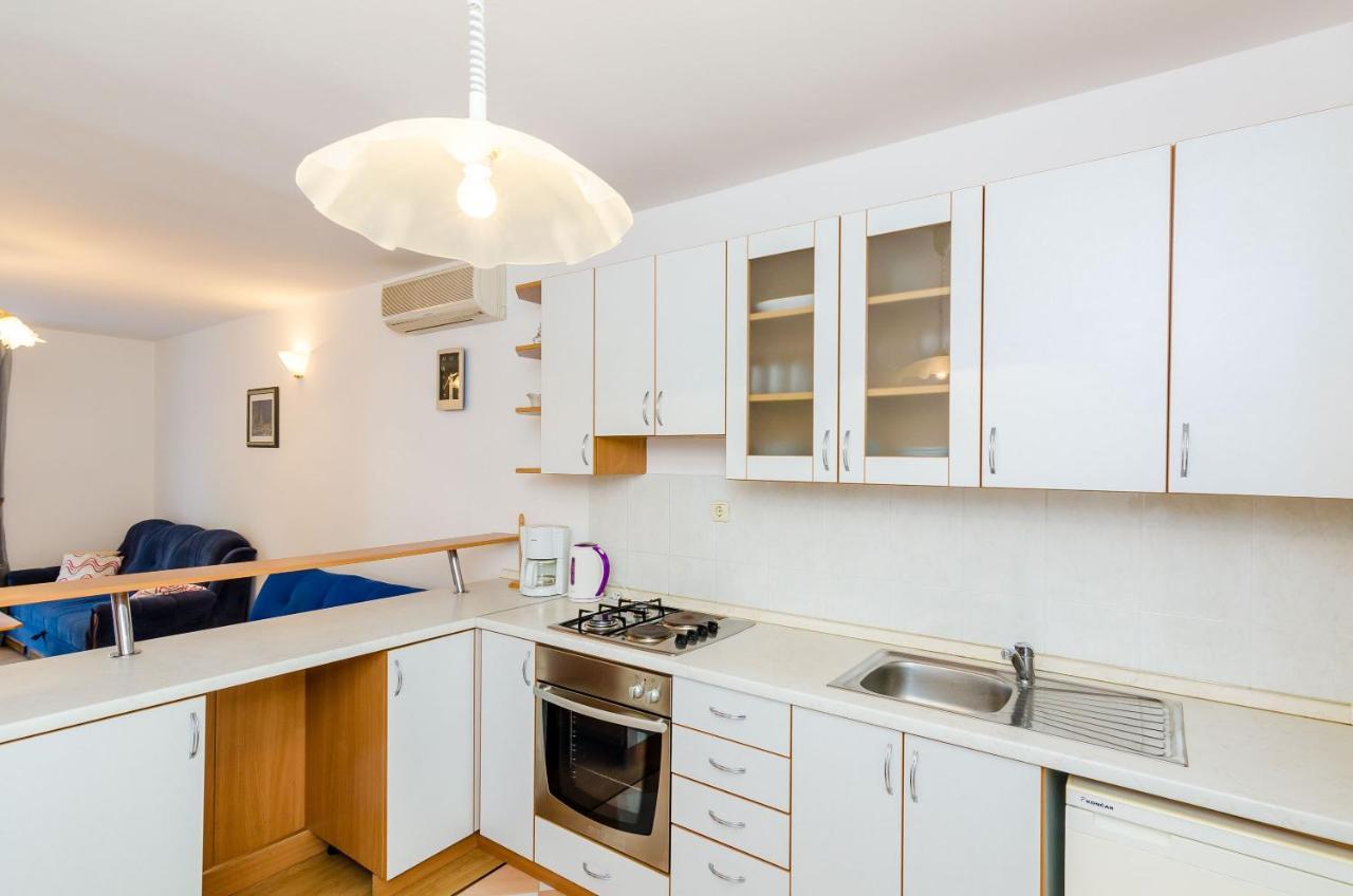 סלאנו Apartment & Rooms Villa Katarina מראה חיצוני תמונה
