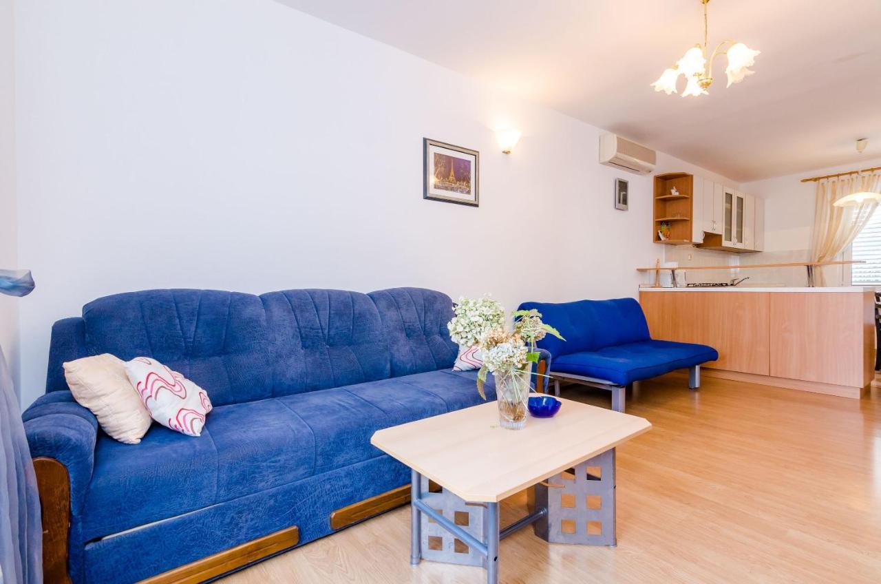סלאנו Apartment & Rooms Villa Katarina מראה חיצוני תמונה